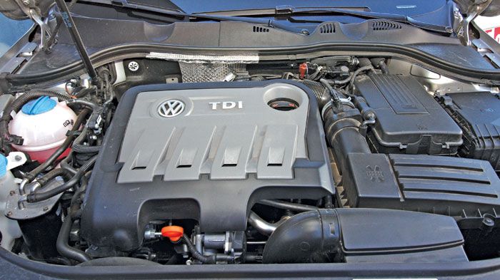 Ικανοποιεί στον τομέα των επιδόσεων το 2λιτρο μηχανικό σύνολο, ενώ και στον τομέα της κατανάλωσης τα πάει εξαιρετικά καλά, μιας και χρειάζεται 5,7 λτ.